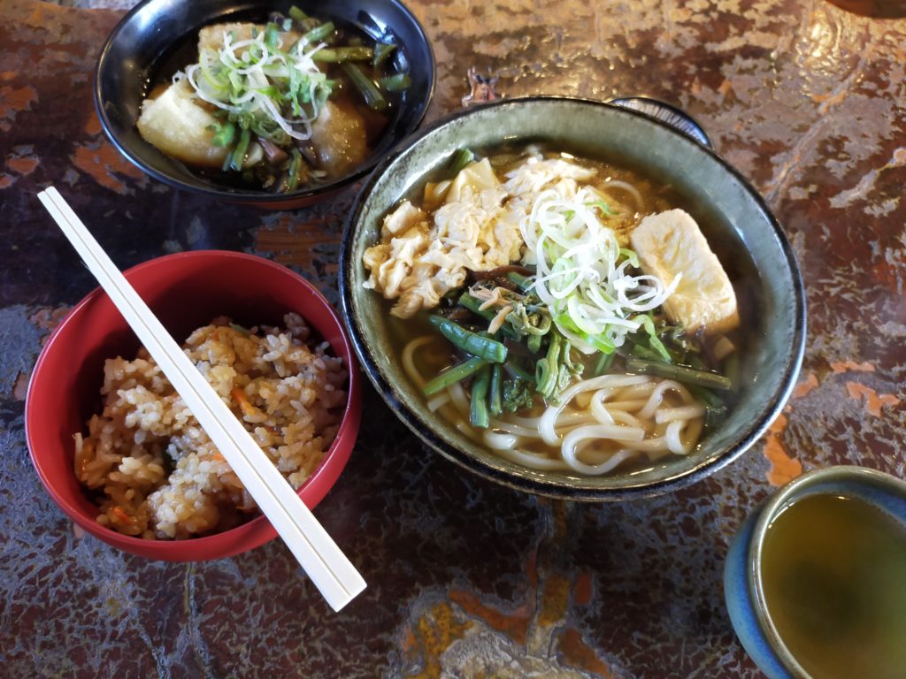 お雑煮とうどんと山椒ご飯